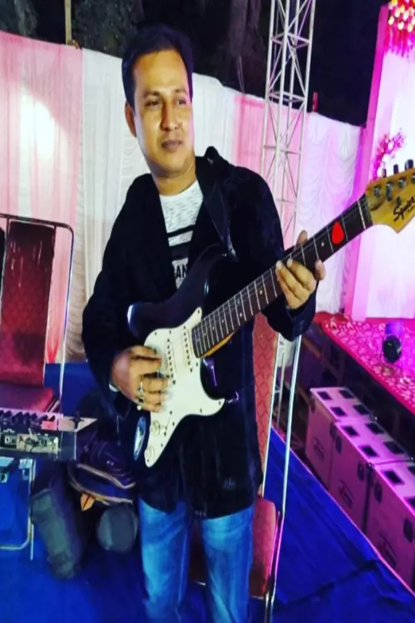 Singer Raju Khan