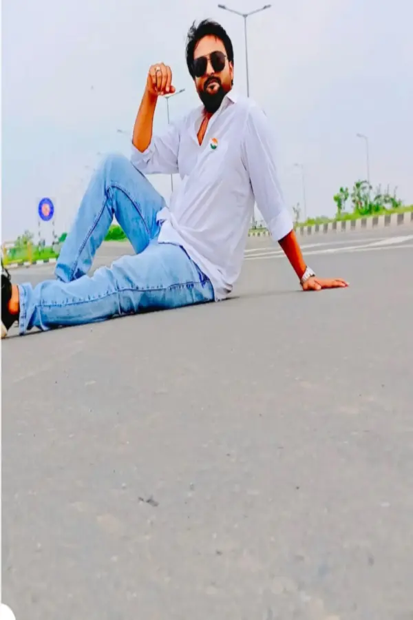 Singer Saif Khan